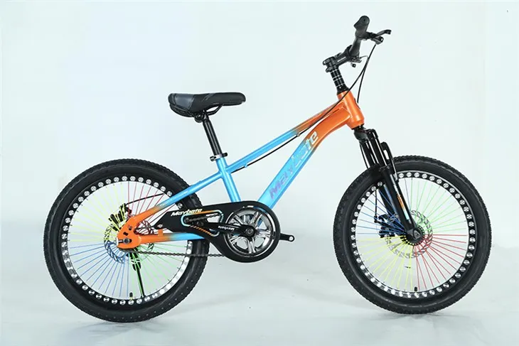 Цветен детски велосипед